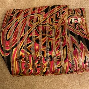 SHU UEMURA. Women’s Scarf